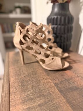 Madeline Stuart Nude Suede Caged Stiletto Heels Pair Size 9 Open Toe Back Zip